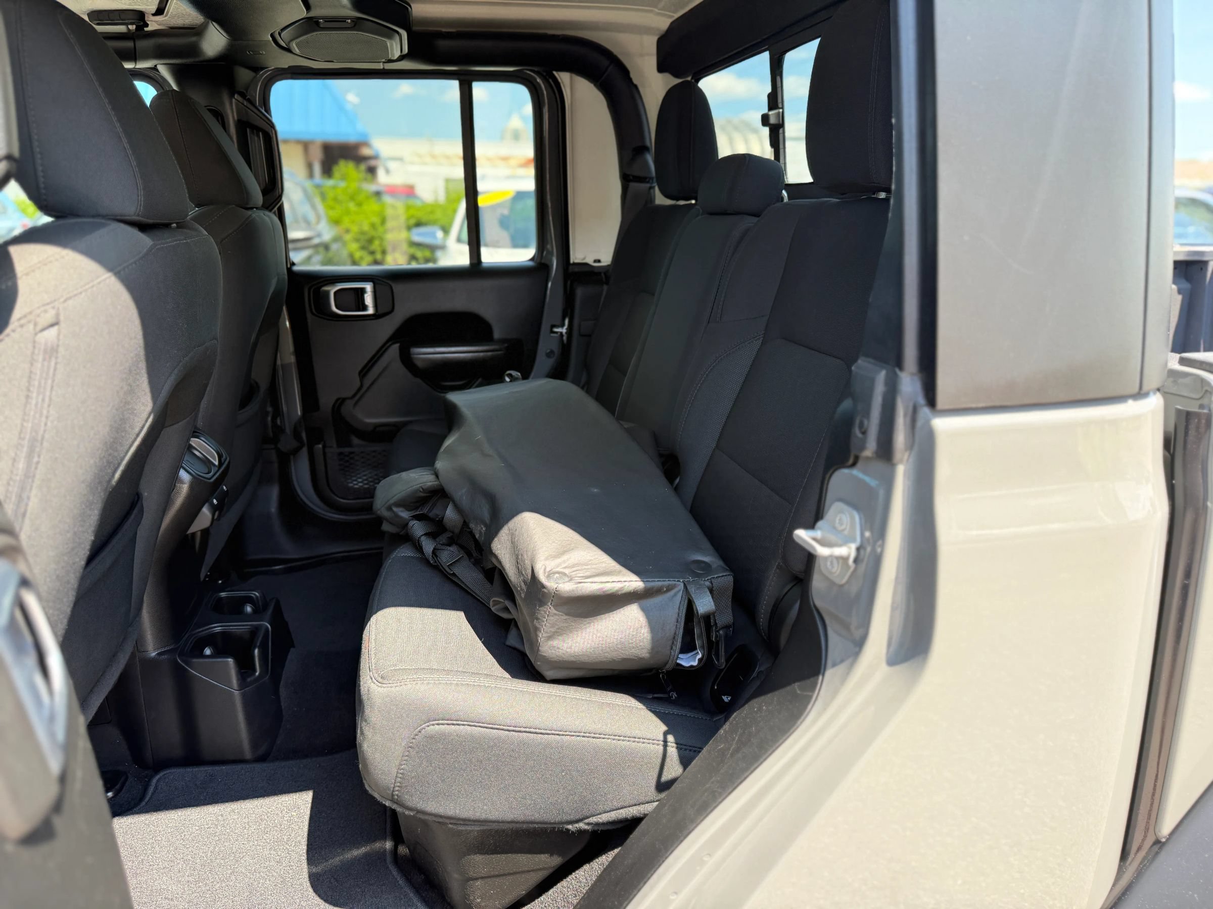 Used 2020 Jeep Gladiator Sport w/ Quick Order Package 24S AWD/4WD image 15