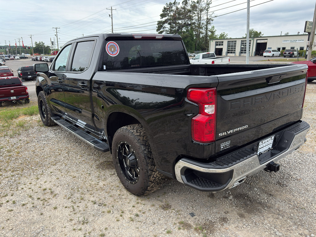 Used 2021 Chevrolet Silverado 1500 LT AWD/4WD image 4