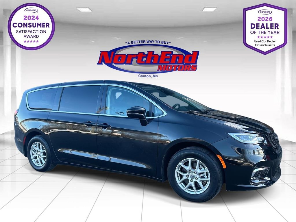 Used 2024 Chrysler Pacifica Touring-L FWD image 1