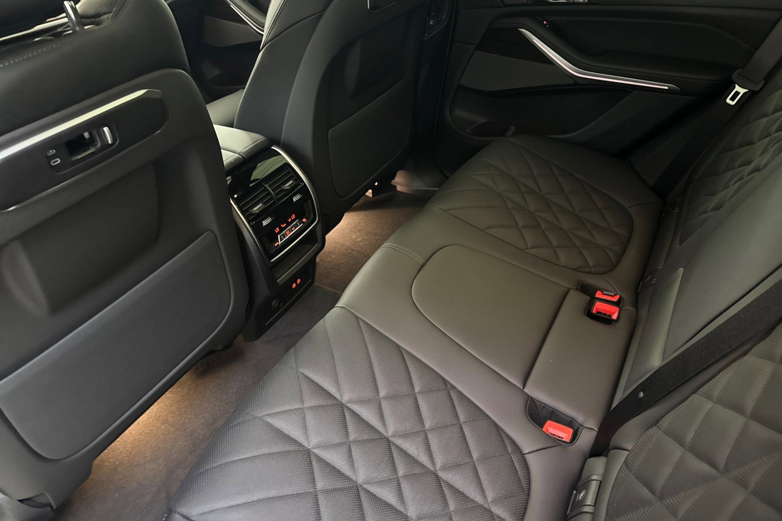 New 2026 BMW X5 sDrive40i w/ Premium Package RWD image 21