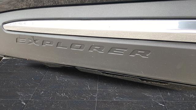 Used 2020 Ford Explorer Platinum w/ Premium Technology Package AWD/4WD image 41