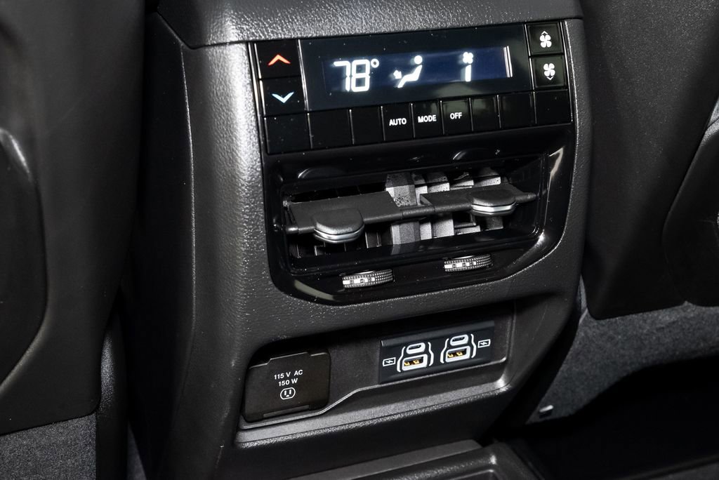 Used 2025 Jeep Grand Cherokee L Altitude image 22