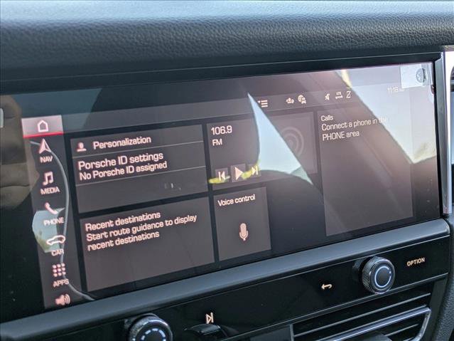 Certified 2025 Porsche Macan image 15