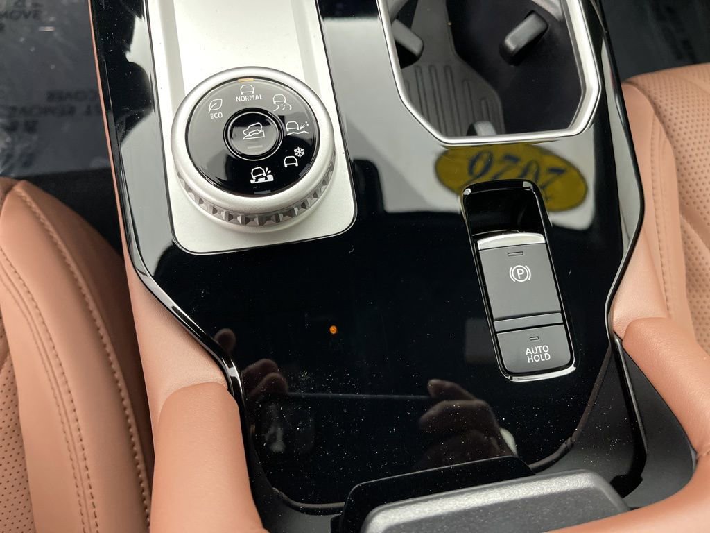 New 2026 Mitsubishi Outlander SEL image 13