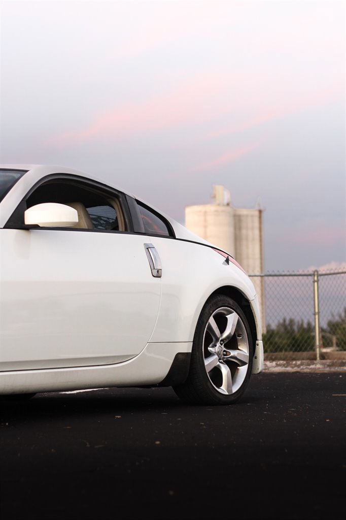 Used 2007 Nissan 350Z Touring w/ Cargo Convenience Pkg RWD image 5