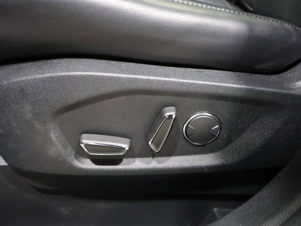 Used 2018 Ford Edge Titanium w/ Equipment Group 301A image 14