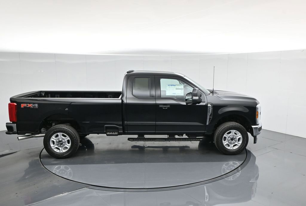 New 2026 Ford F350 XLT w/ FX4 Off-Road Package image 38