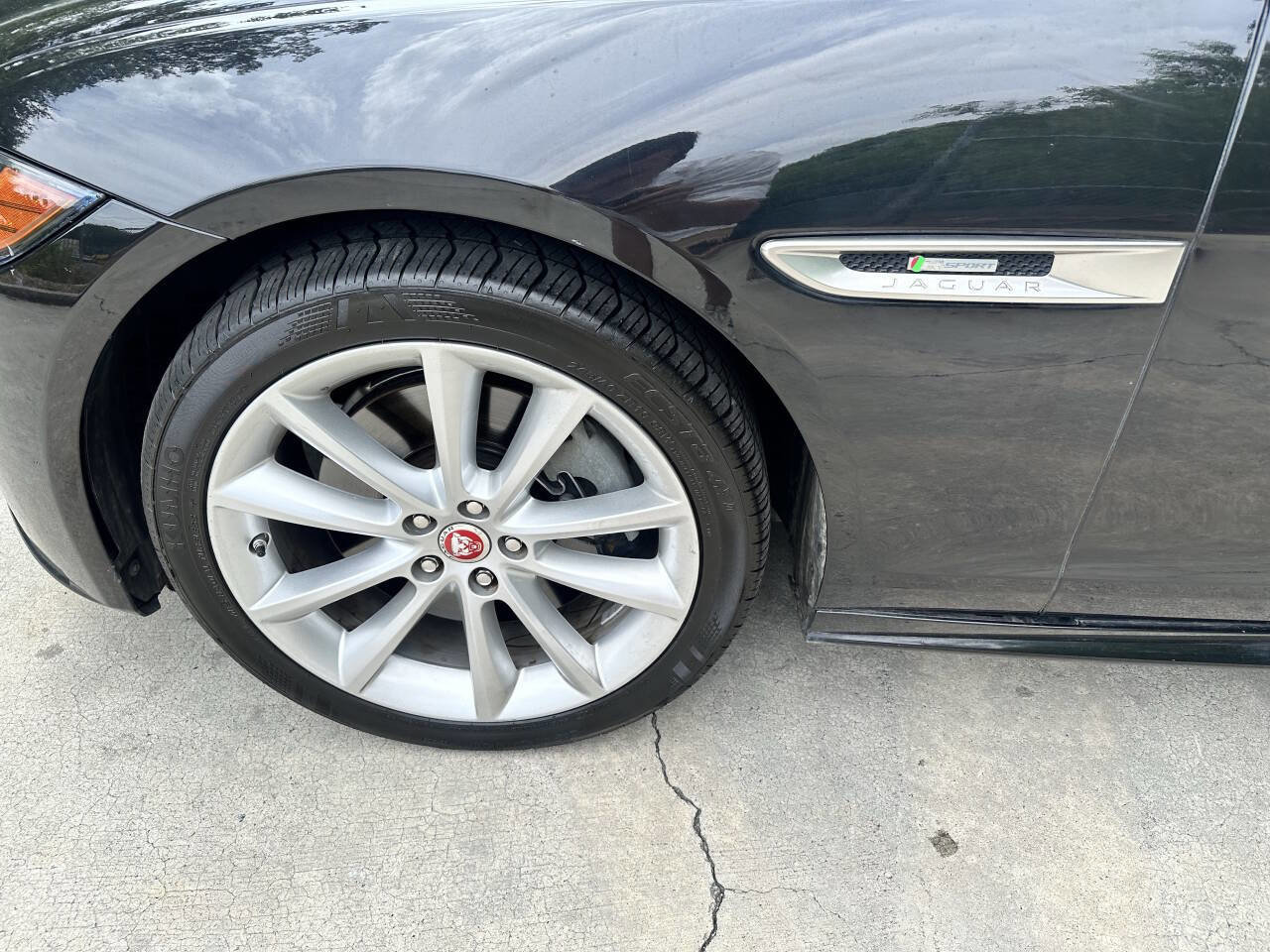 Used 2016 Jaguar XF R-Sport image 8