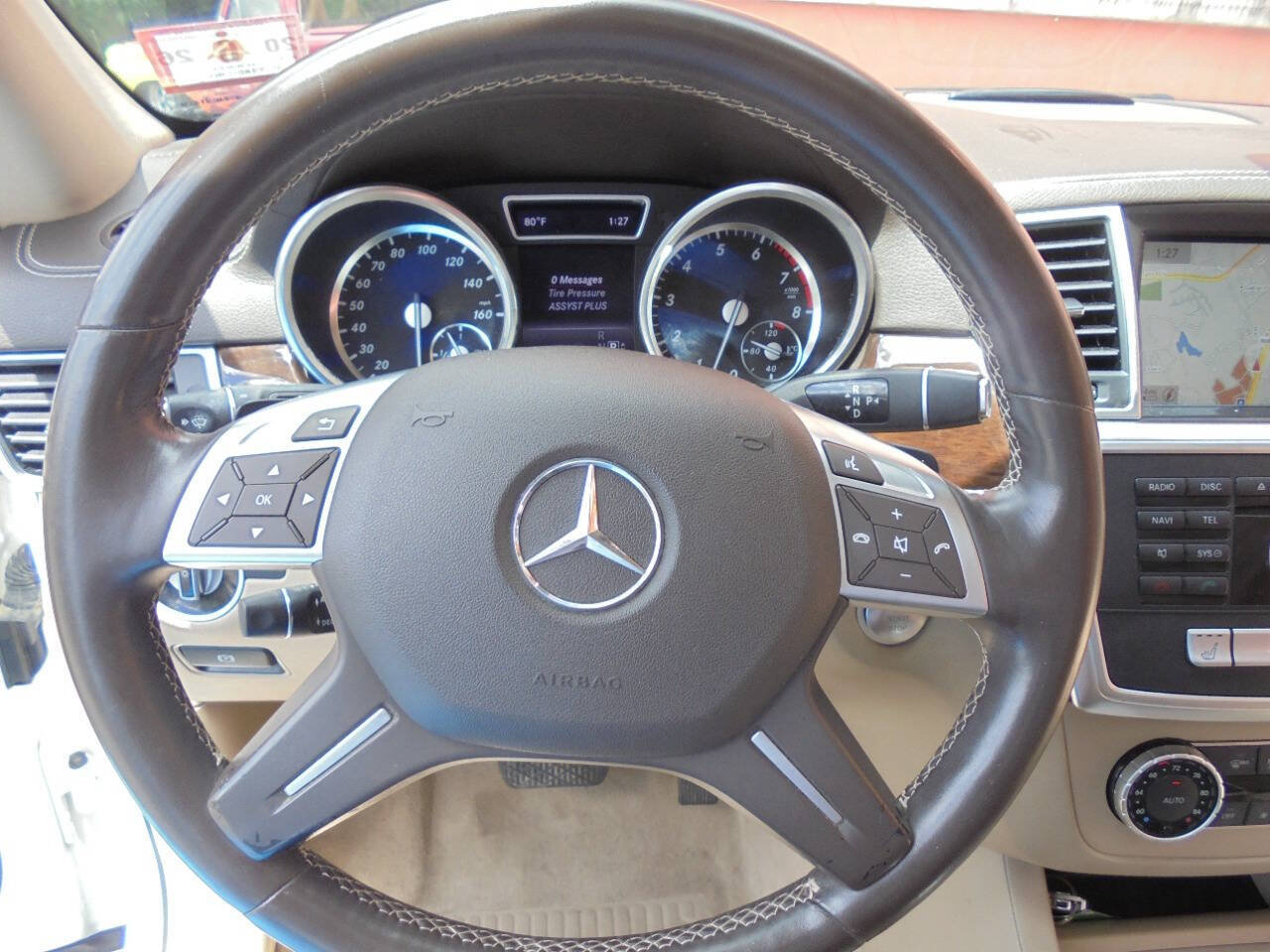 Used 2015 Mercedes-Benz GL 450 4MATIC w/ Lighting Package image 16