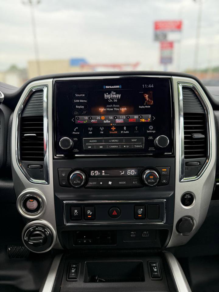 Used 2021 Nissan Titan SV w/ SV Convenience Package AWD/4WD image 17