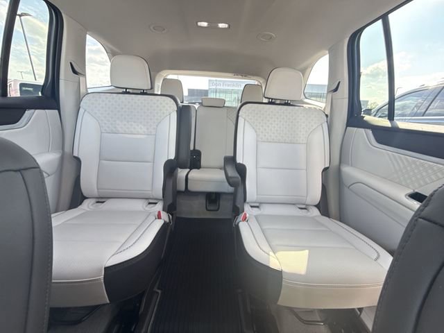 Used 2025 GMC Acadia Denali image 21