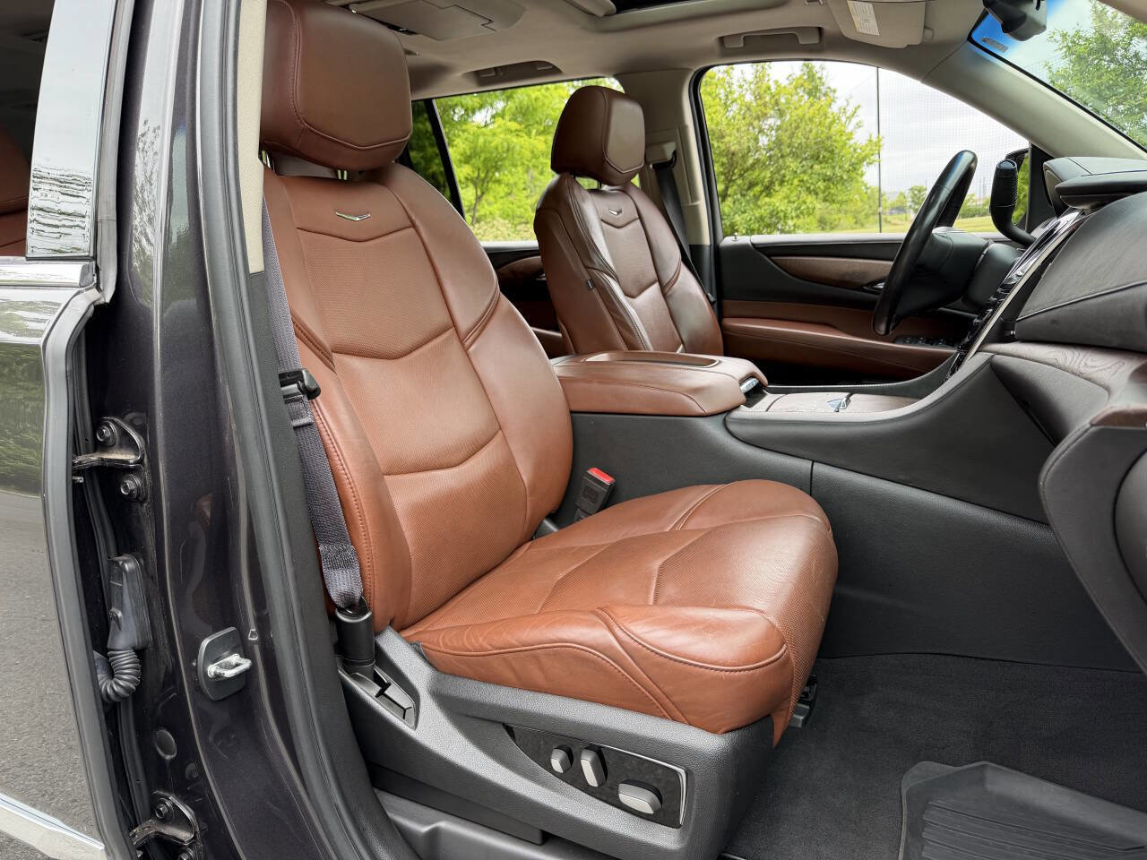 Used 2015 Cadillac Escalade ESV Premium AWD/4WD image 30