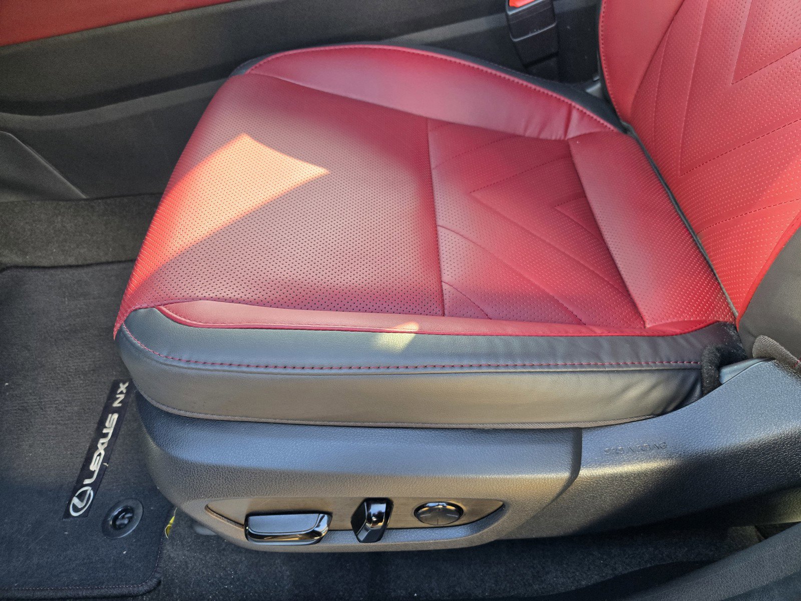 Used 2023 Lexus NX 350h AWD w/ Vision Package image 17