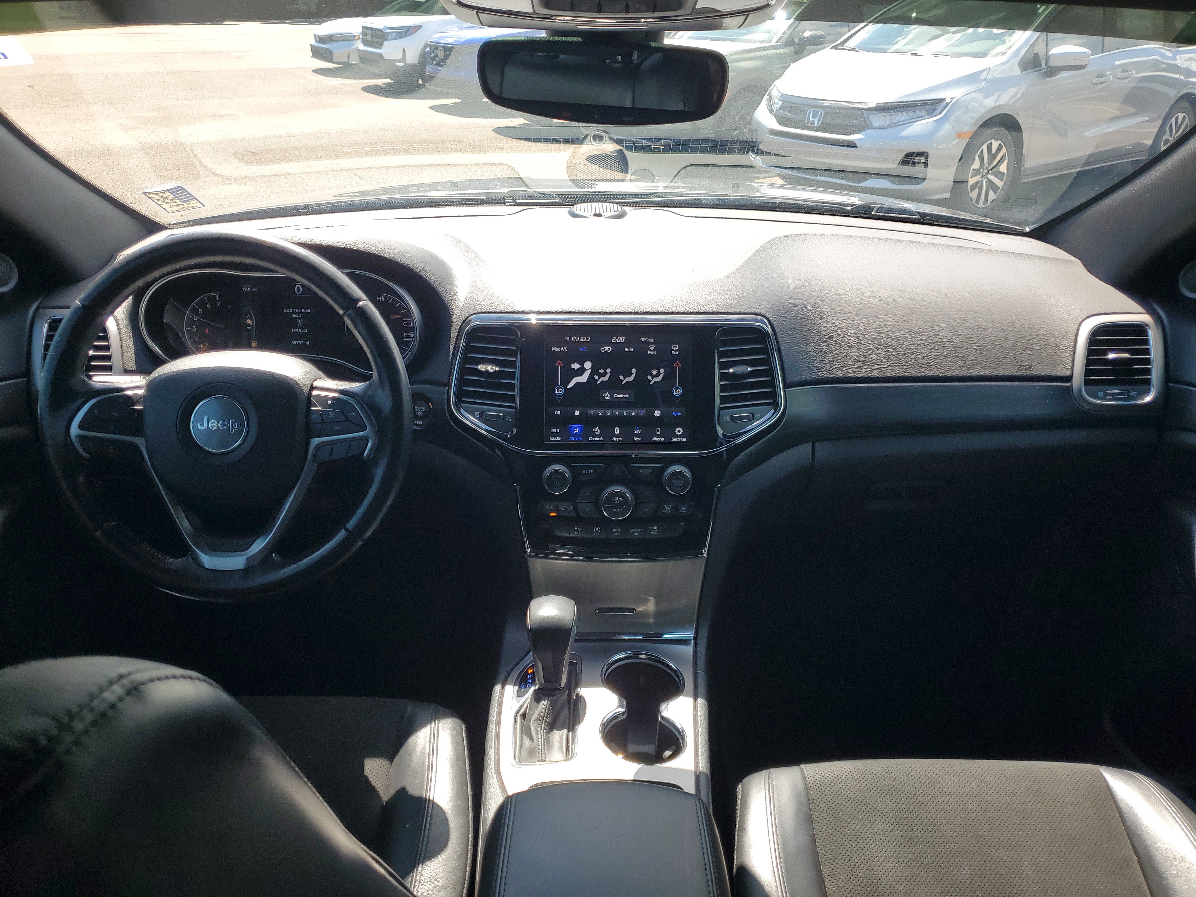 Used 2020 Jeep Grand Cherokee Laredo w/ Laredo X Package image 22