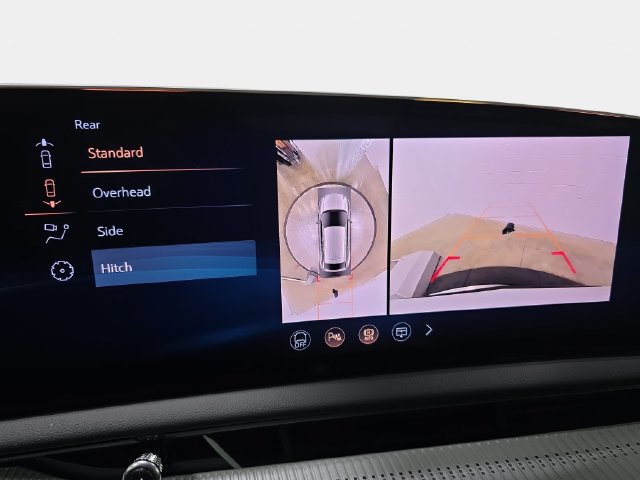 New 2027 Cadillac Optiq Luxury w/ LPO, Floor Liner Package AWD/4WD image 20