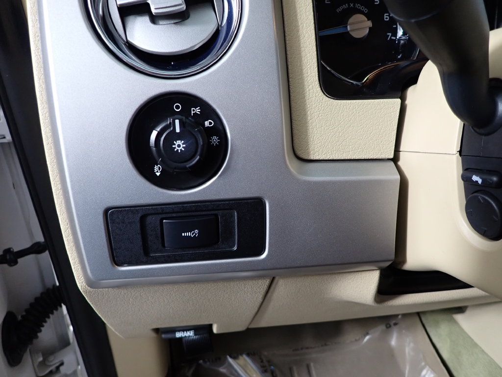 Used 2014 Ford F150 King Ranch w/ King Ranch Luxury Package AWD/4WD image 24