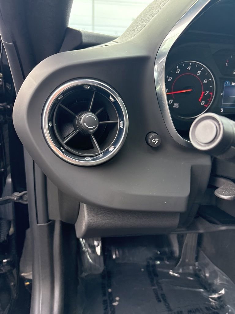 Used 2023 Chevrolet Camaro LT w/ Technology Package image 38