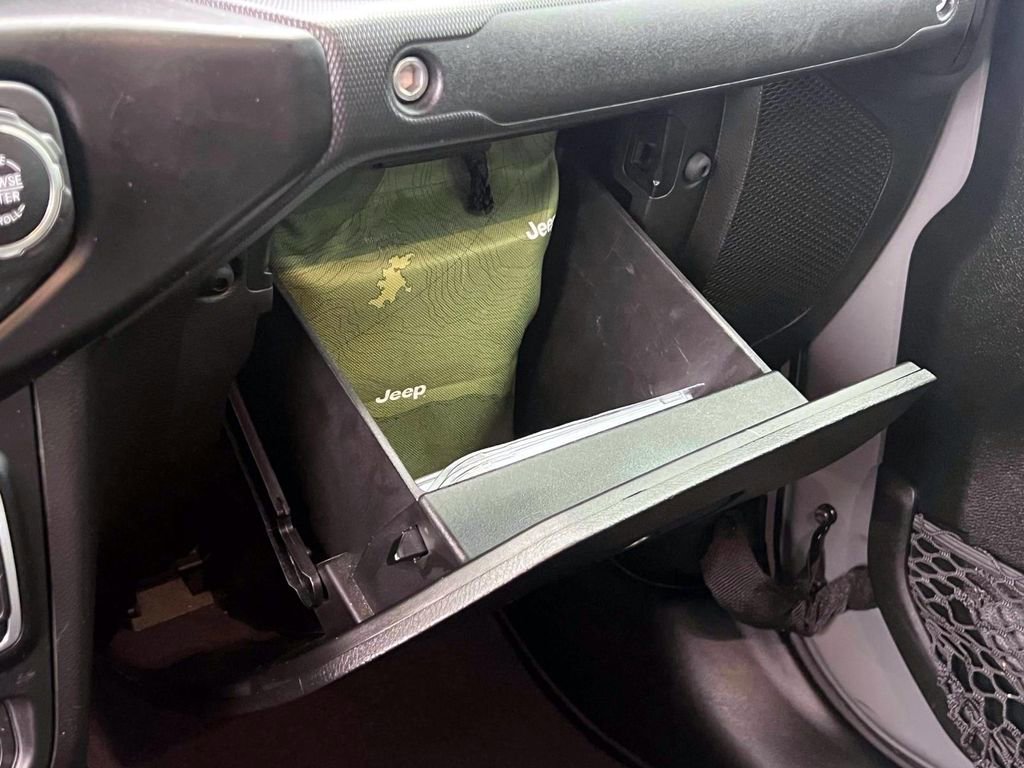 Certified 2022 Jeep Gladiator Sport image 22