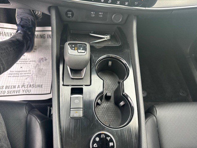 Used 2024 Nissan Rogue SV w/ SV Premium Package image 23