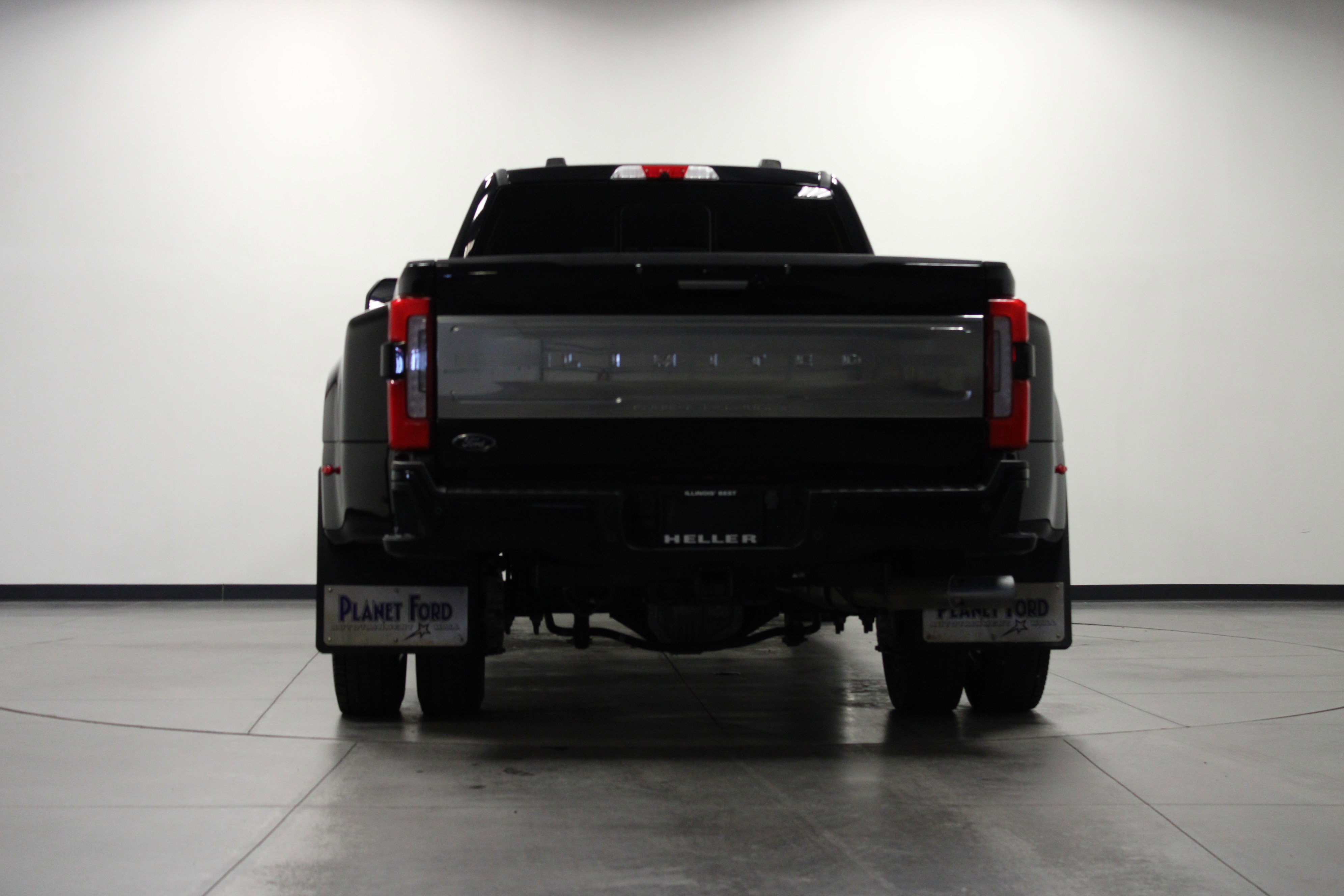 Used 2023 Ford F450 Limited w/ FX4 Off-Road Package image 5