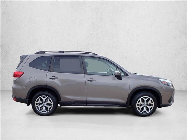 Used 2024 Subaru Forester Premium AWD/4WD image 5
