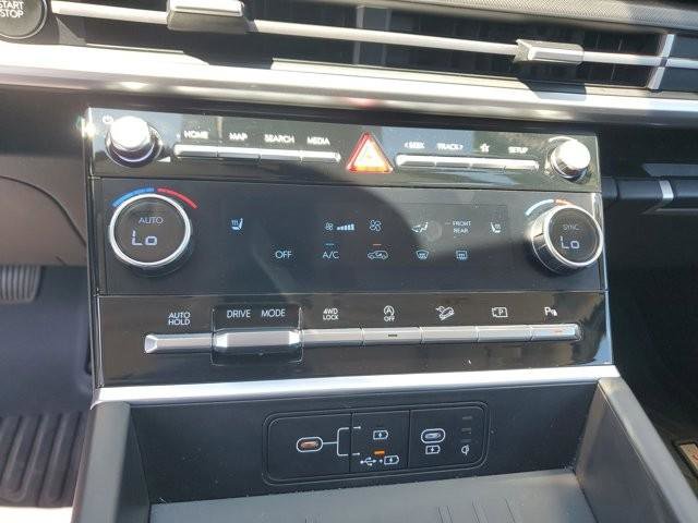 Certified 2024 Hyundai Santa Fe XRT AWD/4WD image 31