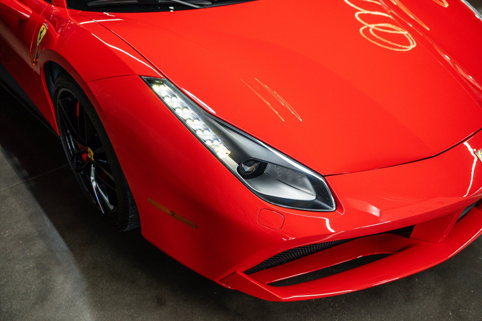 Used 2018 Ferrari 488 Spider RWD image 11