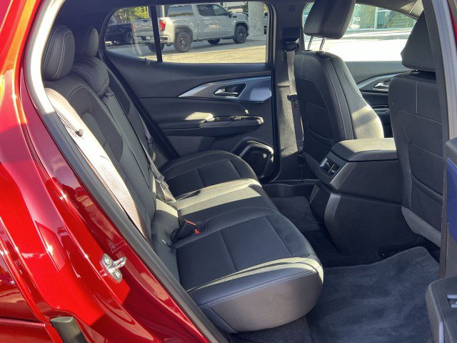 Used 2025 Chevrolet Equinox EV LT w/ Convenience Package image 26