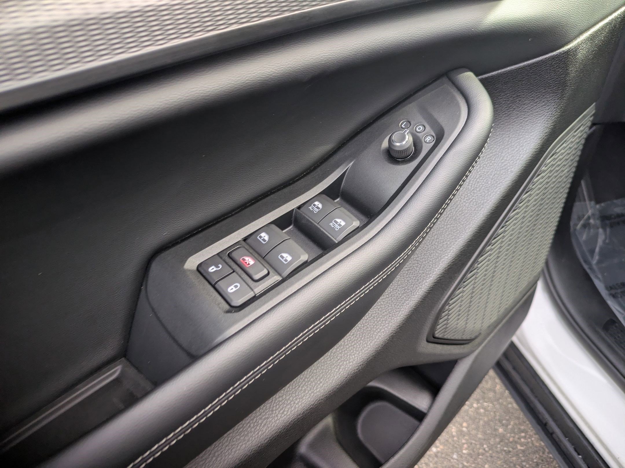 Used 2025 Jeep Grand Cherokee Altitude image 18