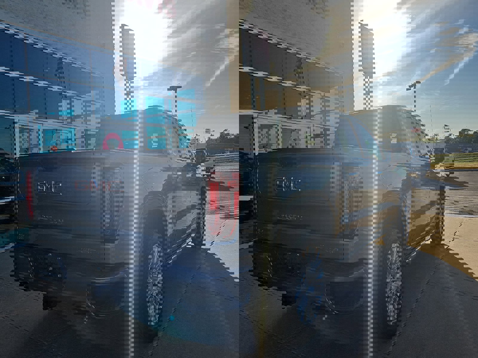 Used 2021 GMC Sierra 1500 Denali w/ Denali Ultimate Package image 4