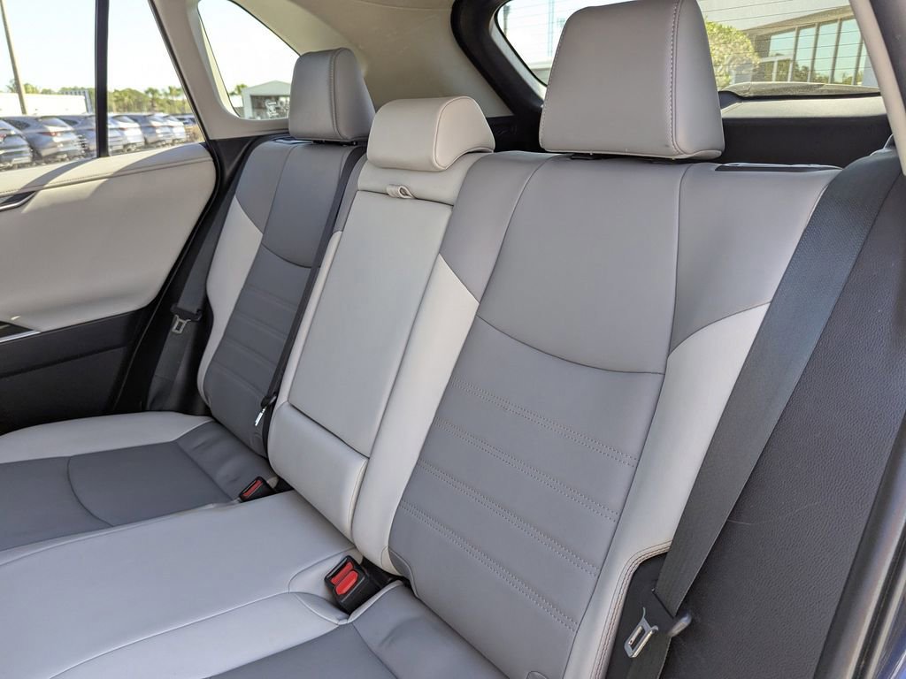 Used 2019 Toyota RAV4 Limited w/ Advanced Technology Package image 15