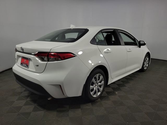 Used 2025 Toyota Corolla LE FWD image 8