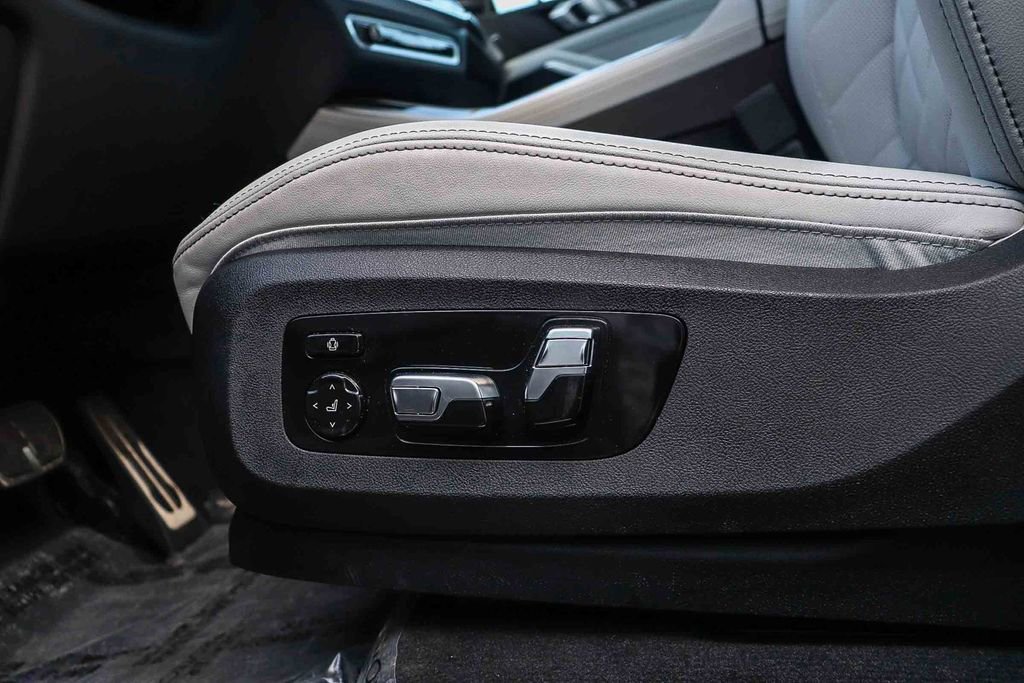 Used 2026 BMW X5 sDrive40i w/ M Sport Package image 20