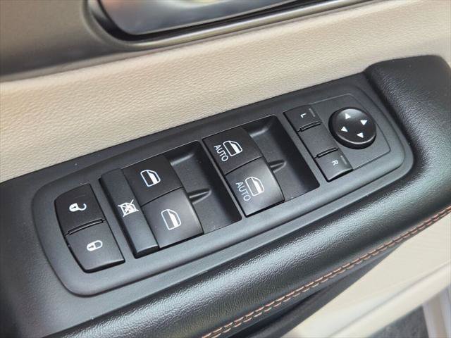 Certified 2020 Chrysler Pacifica Touring-L FWD image 24