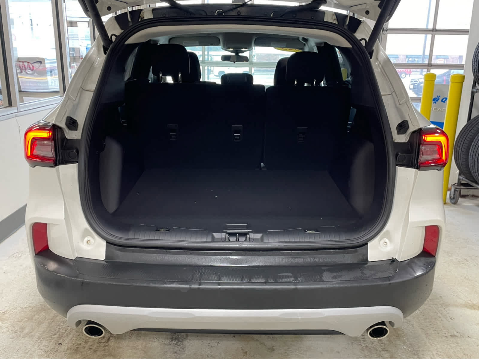 Used 2023 Ford Escape Active AWD/4WD image 27