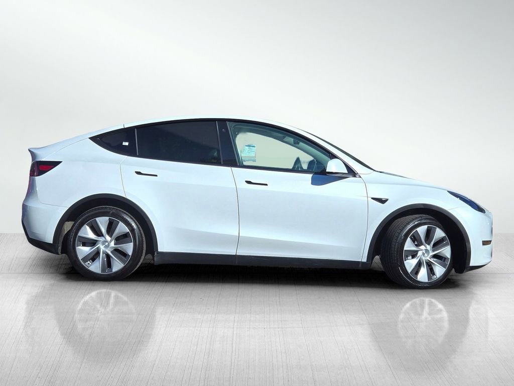 Used 2023 Tesla Model Y Long Range image 3