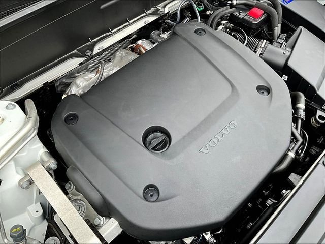 Used 2025 Volvo XC90 B6 Plus image 35