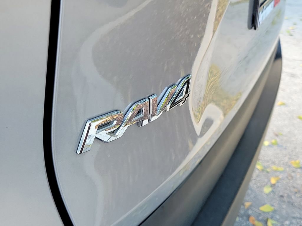Used 2019 Toyota RAV4 XLE image 12
