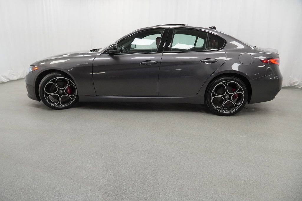 Used 2024 Alfa Romeo Giulia Veloce image 15