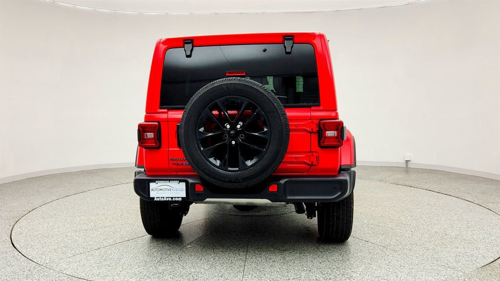 Used 2025 Jeep Wrangler Unlimited Sahara w/ Safety Group AWD/4WD image 6