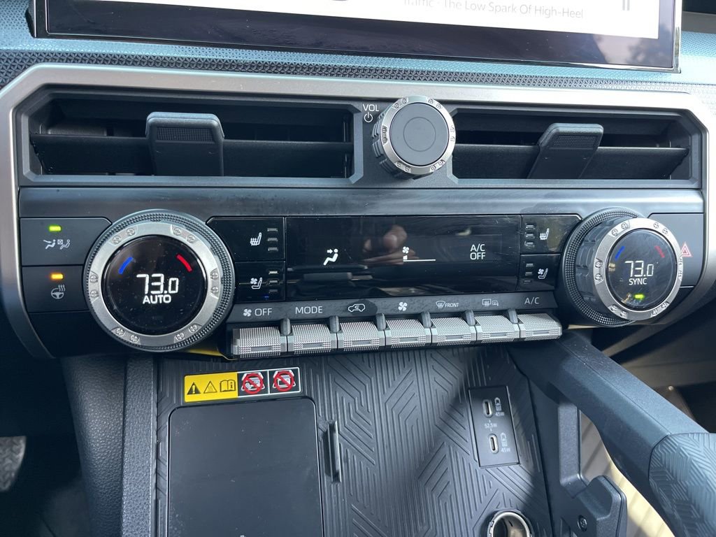 Used 2025 Toyota 4Runner Limited AWD/4WD image 12