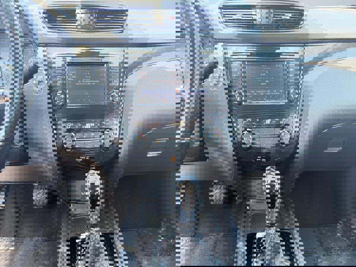 Used 2022 Nissan Rogue Sport SV image 11