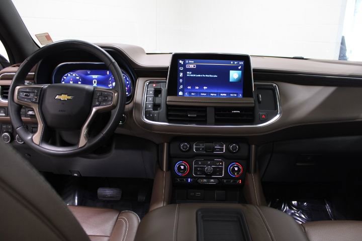 Used 2023 Chevrolet Suburban High Country image 31