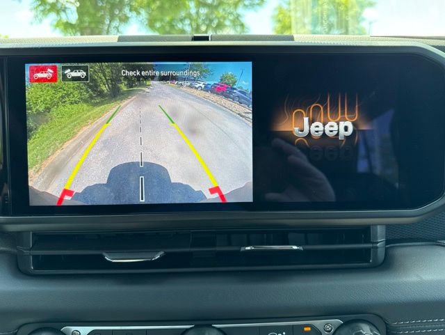 Used 2026 Jeep Wrangler Unlimited Rubicon AWD/4WD image 26