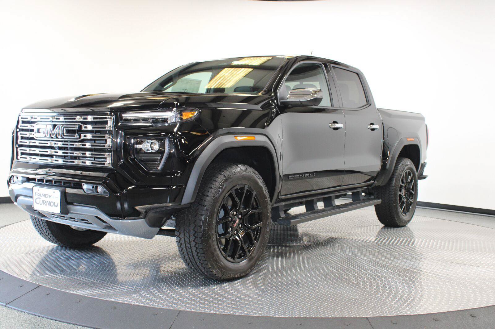 New 2026 GMC Canyon Denali w/ LPO, Denali Black Edition AWD/4WD image 4