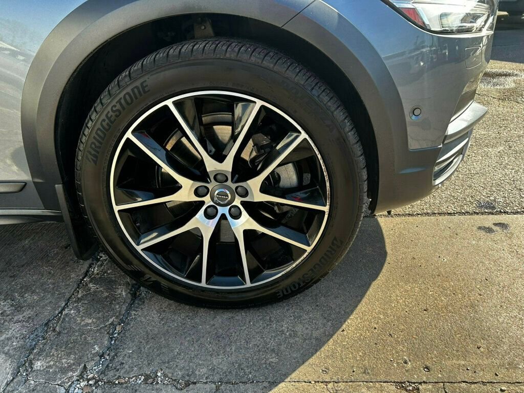 Used 2018 Volvo V90 T6 Cross Country image 31