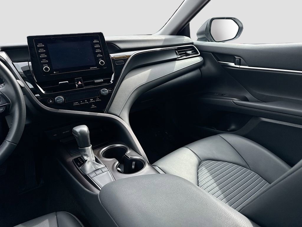 Used 2024 Toyota Camry SE image 19