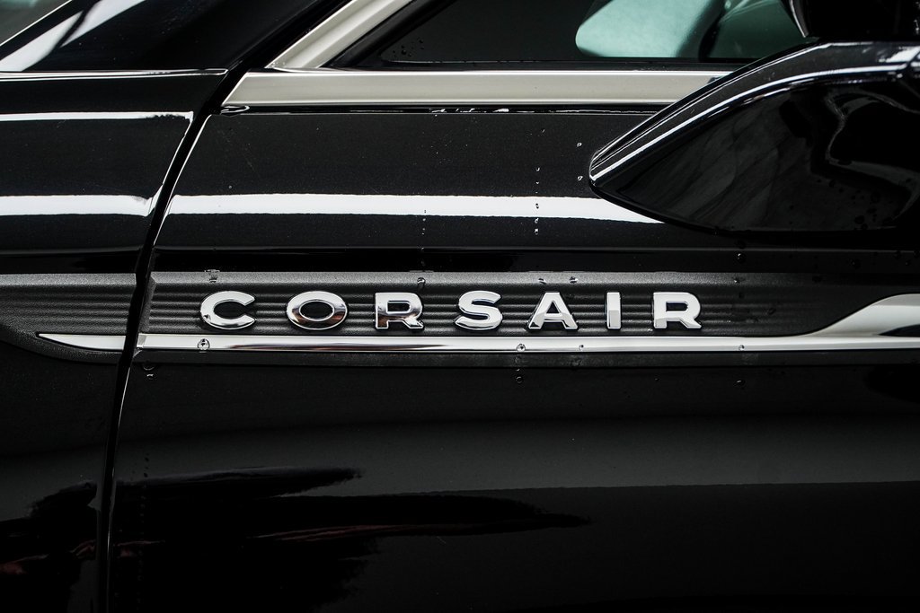 Used 2025 Lincoln Corsair Reserve w/ Equipment Group 202A FWD image 8