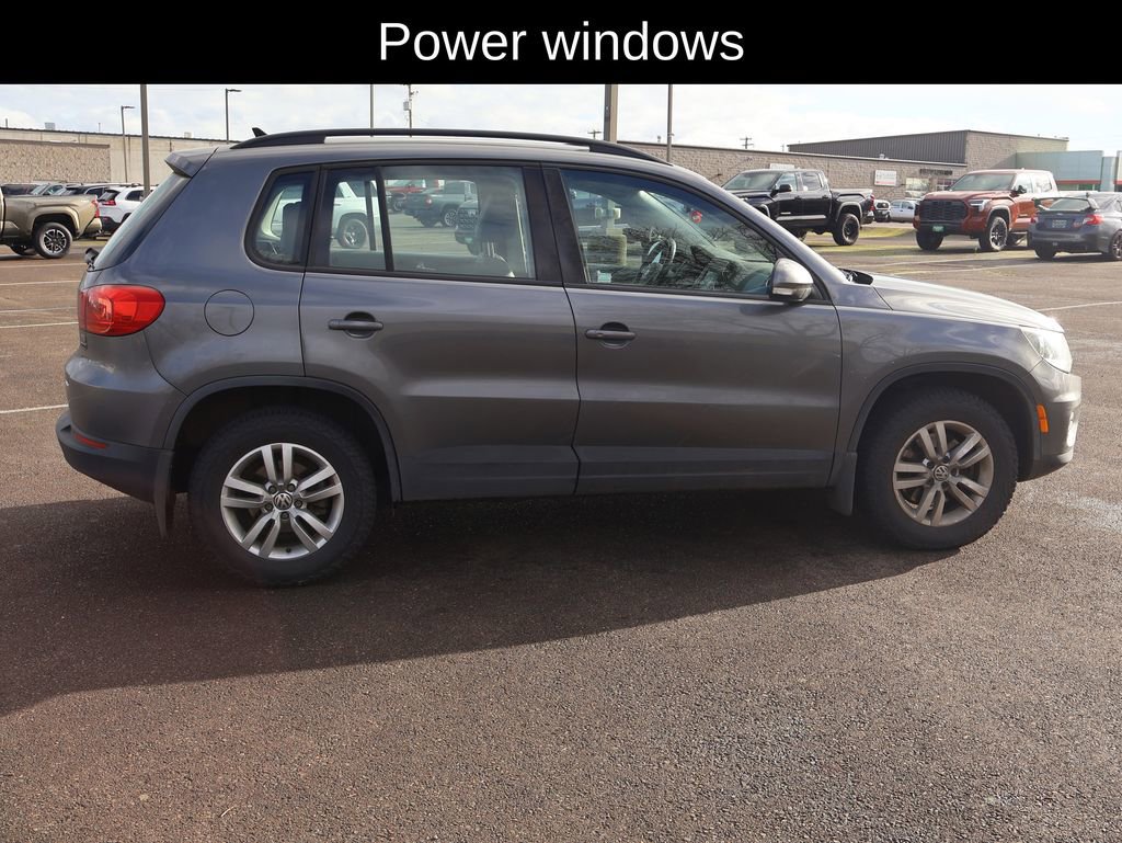 Used 2017 Volkswagen Tiguan S image 7