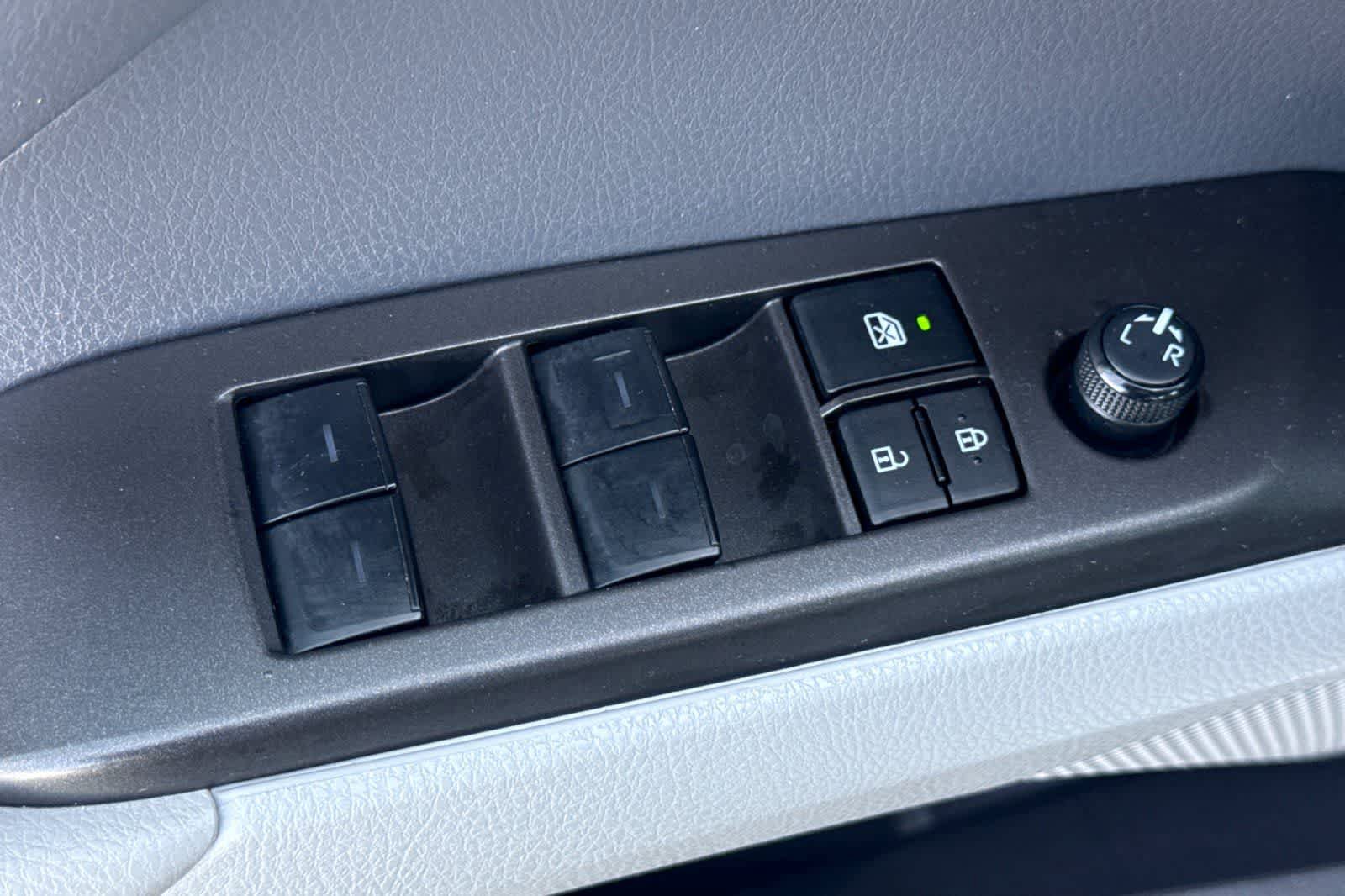 Used 2024 Toyota Camry LE AWD/4WD image 13